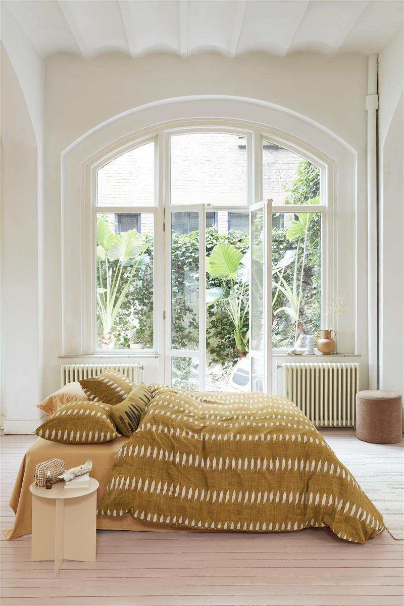 vtwonen Ikat bed linen - ochre