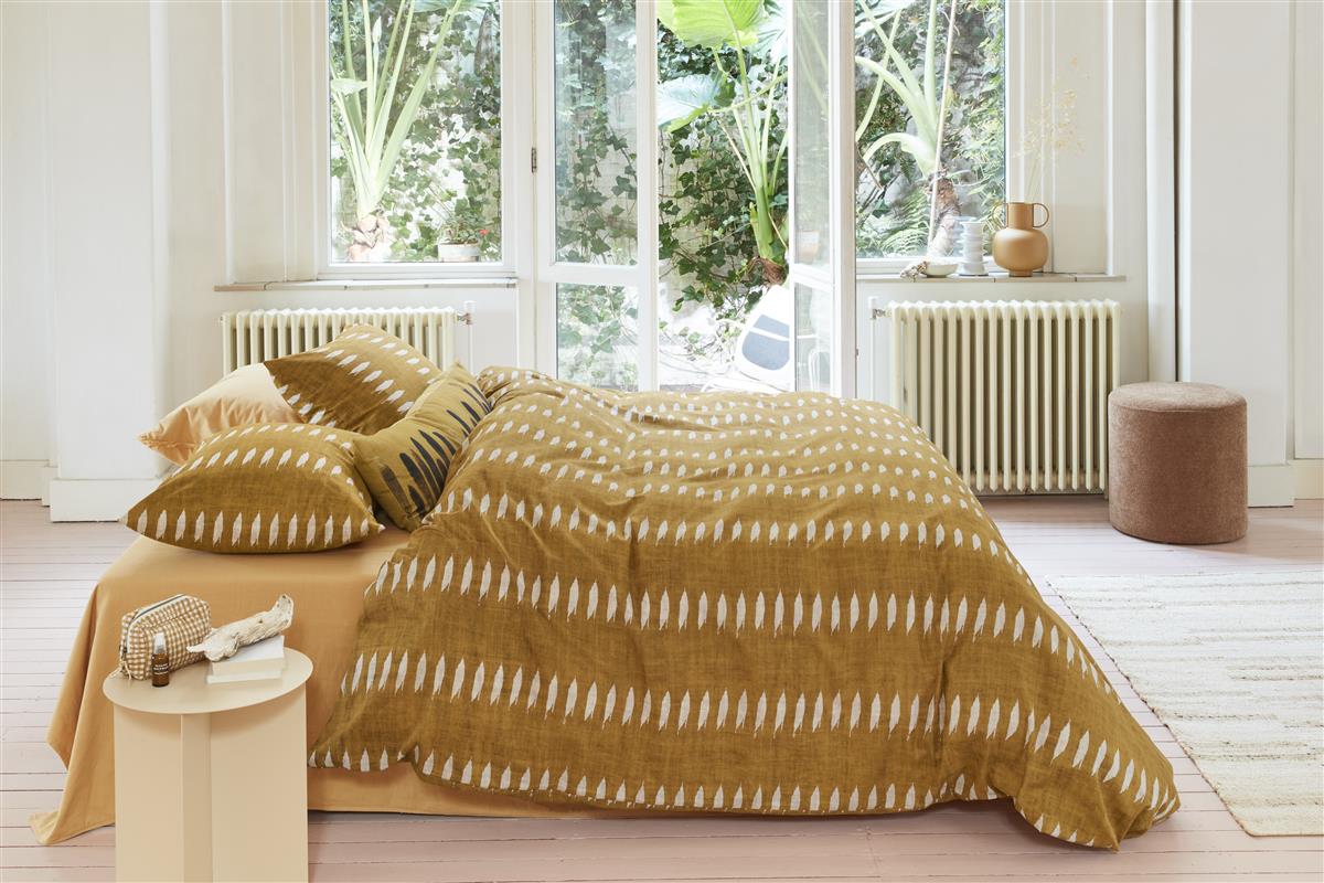 vtwonen Ikat bed linen - ochre