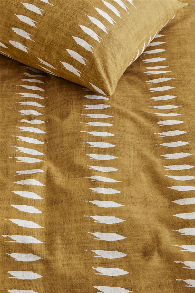 vtwonen Ikat bed linen - ochre
