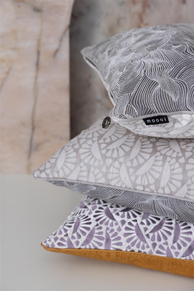 MOOOI Woodblock Beetle Square Zierkissen - Hellviolett