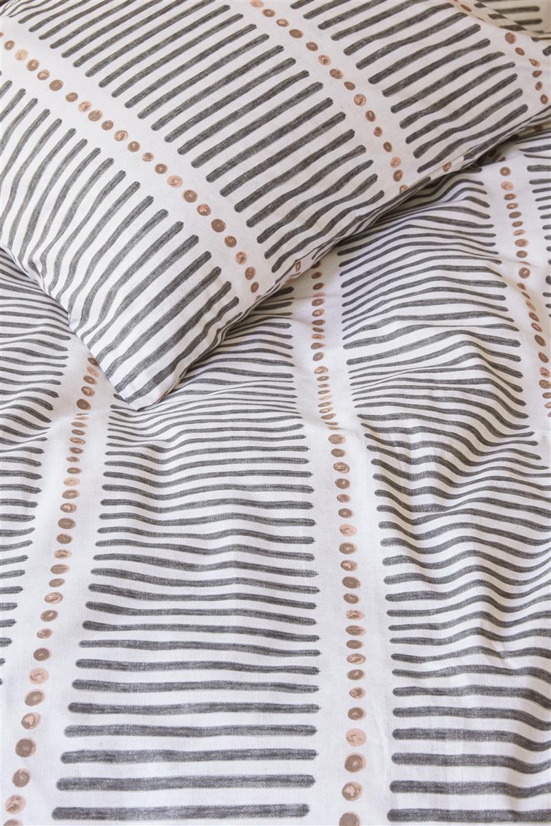 vtwonen Stip and Stripe bed linen - Blush