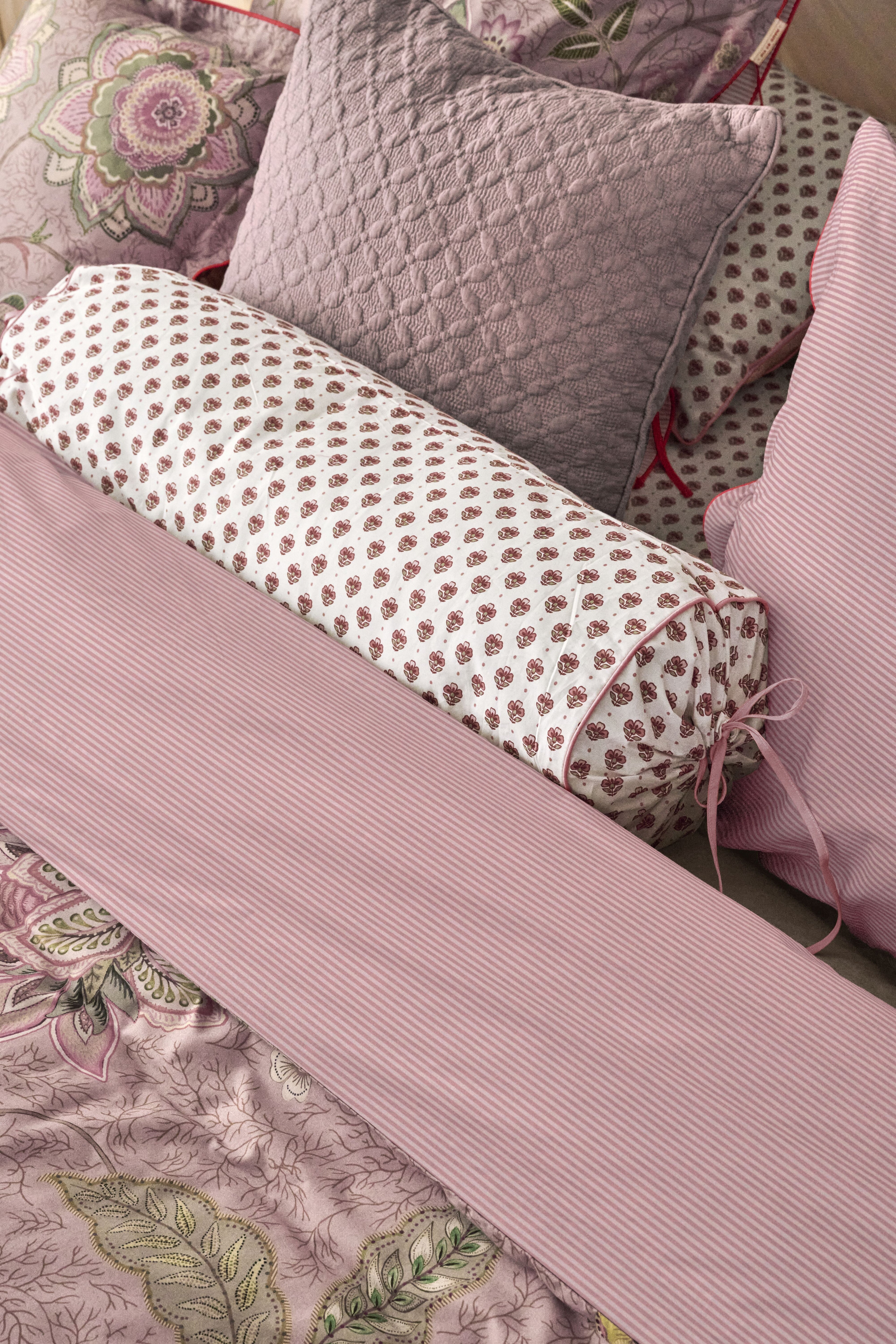 Pip Studio Jaipur Flower Kissen - Hellrosa