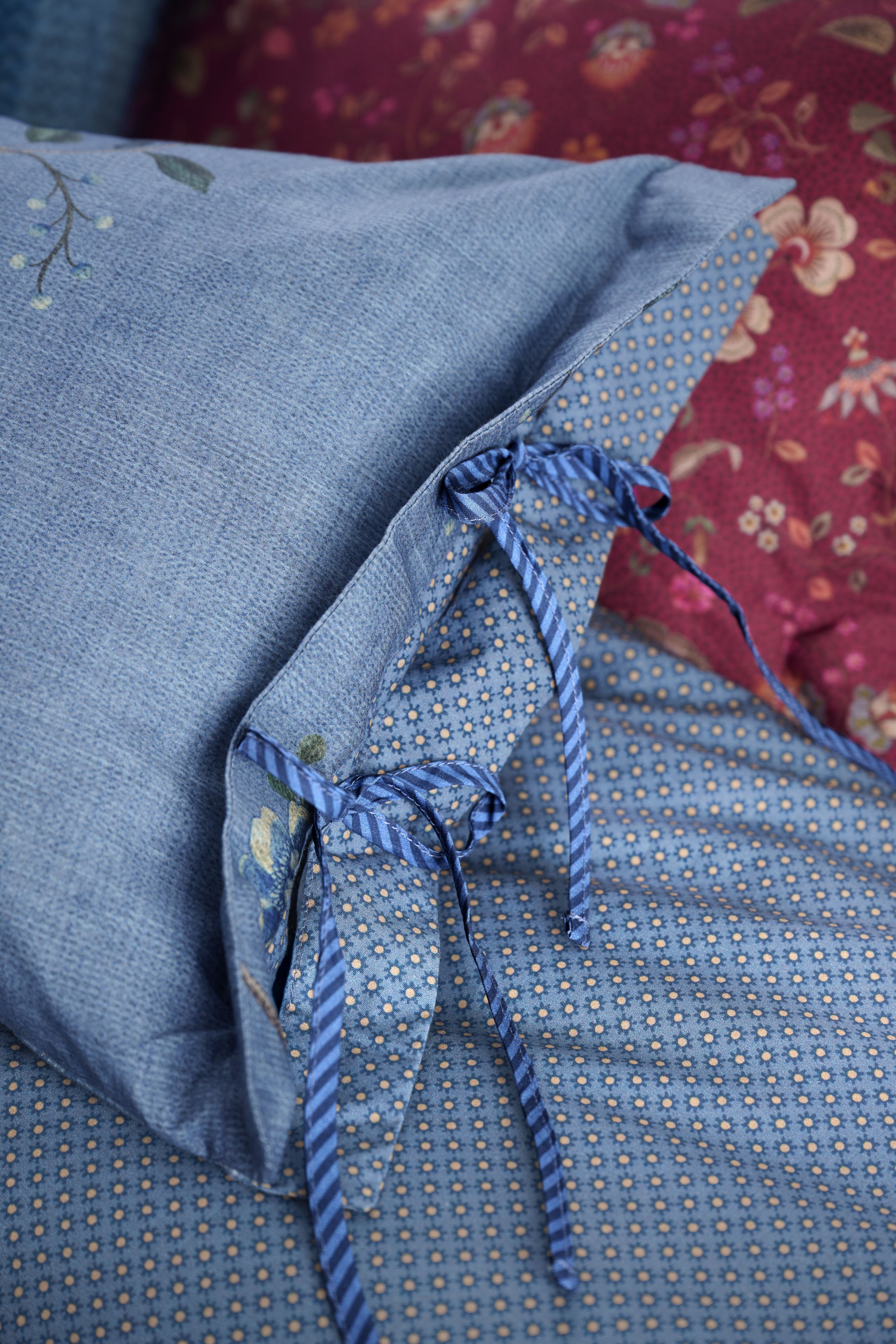 Pip Studio Desi Garden Kissen - Blau