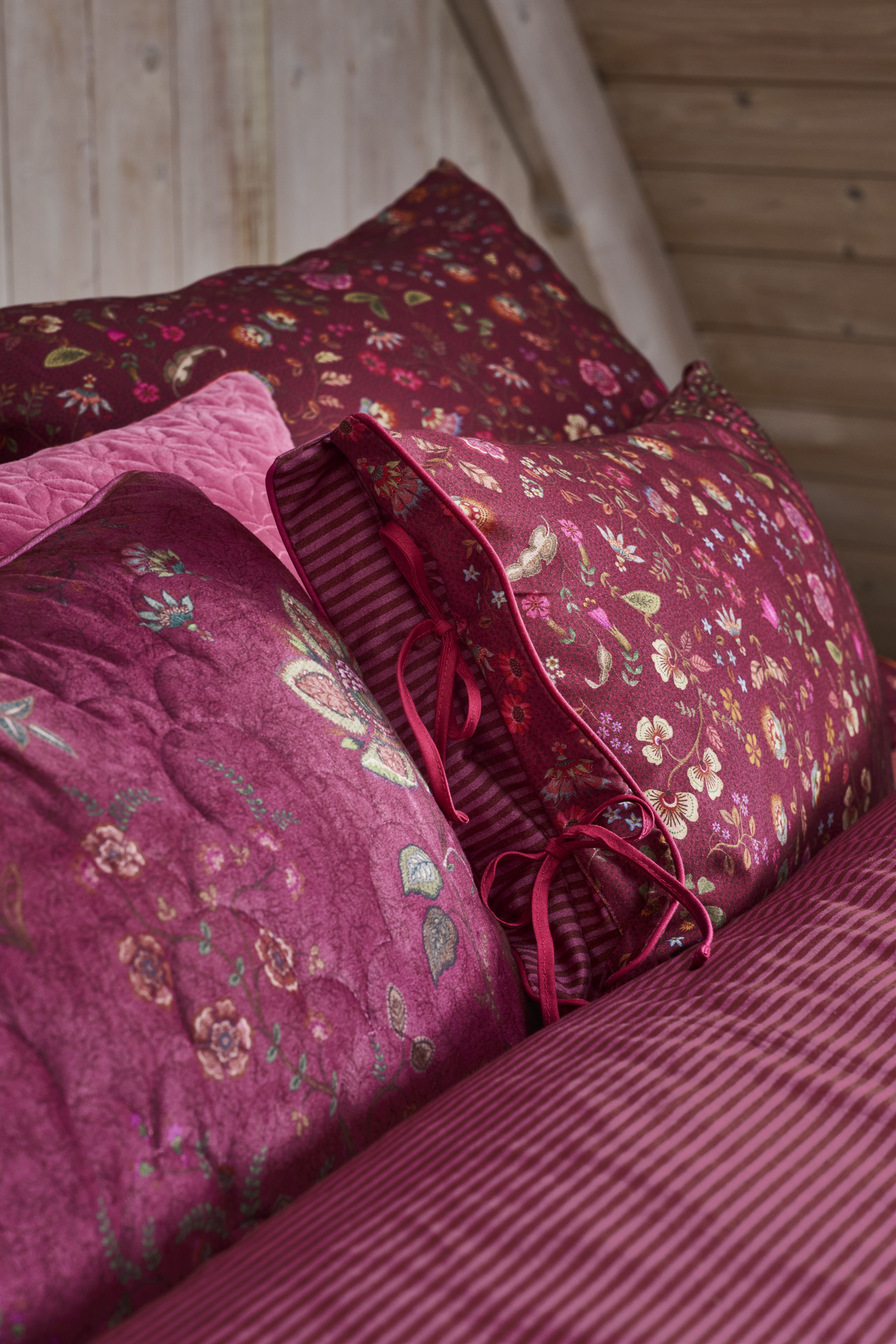 Pip Studio Flora Bangalore Kissen - Dunkelrosa