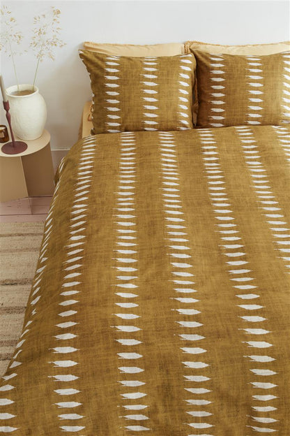 vtwonen Ikat bed linen - ochre