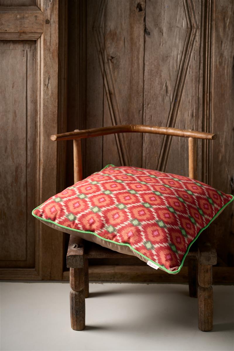 Pip Studio Zazu decorative cushion - pink