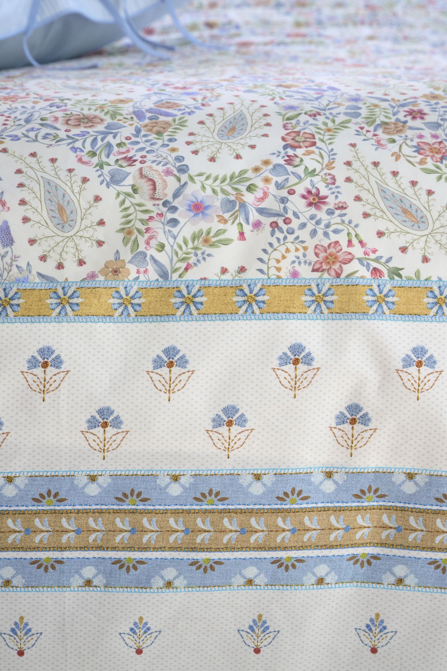 Pip Studio Kairi Bloom Bettwäsche - Hellblau