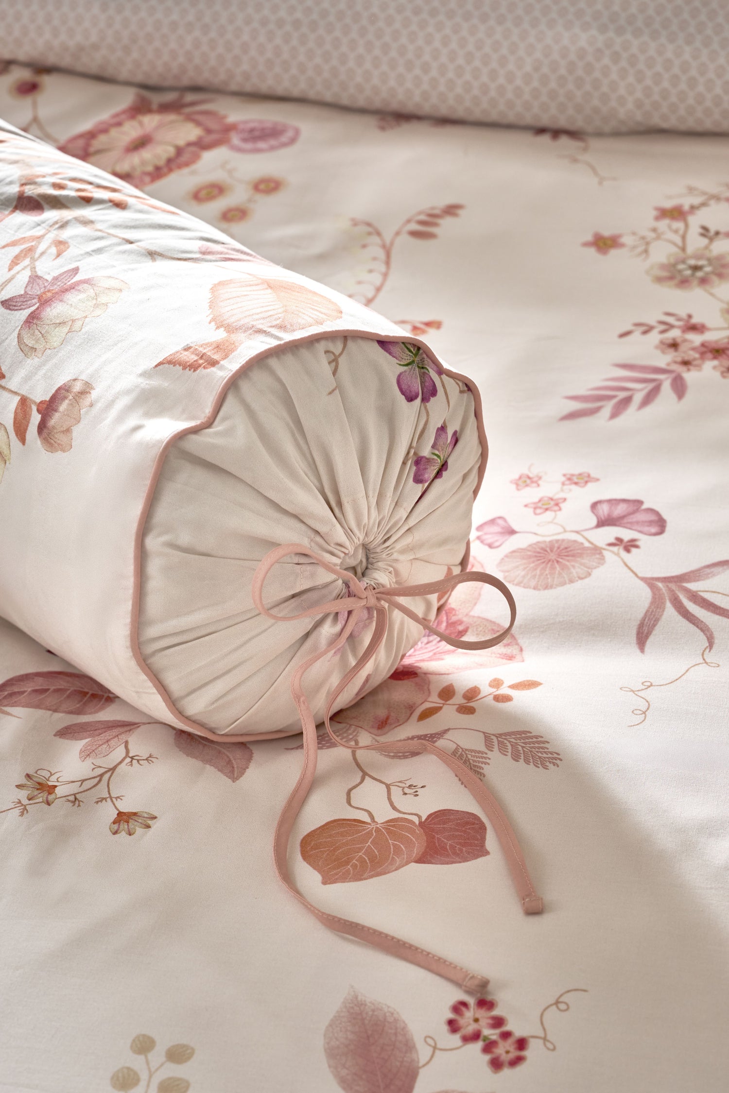 Pip Studio Everbloom Kissen - Hellrosa