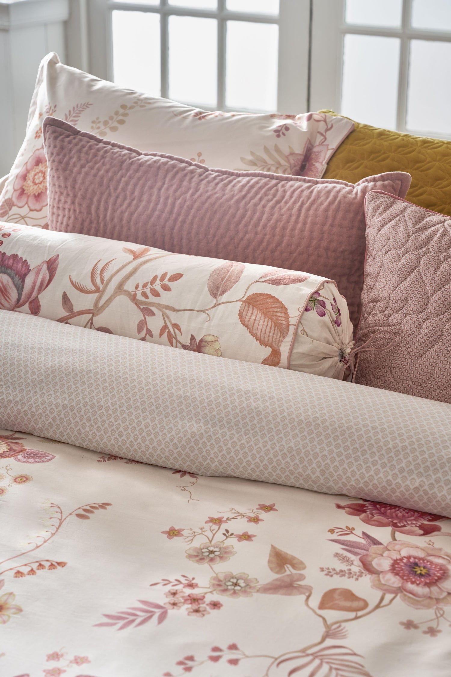 Pip Studio Everbloom Kissen - Hellrosa