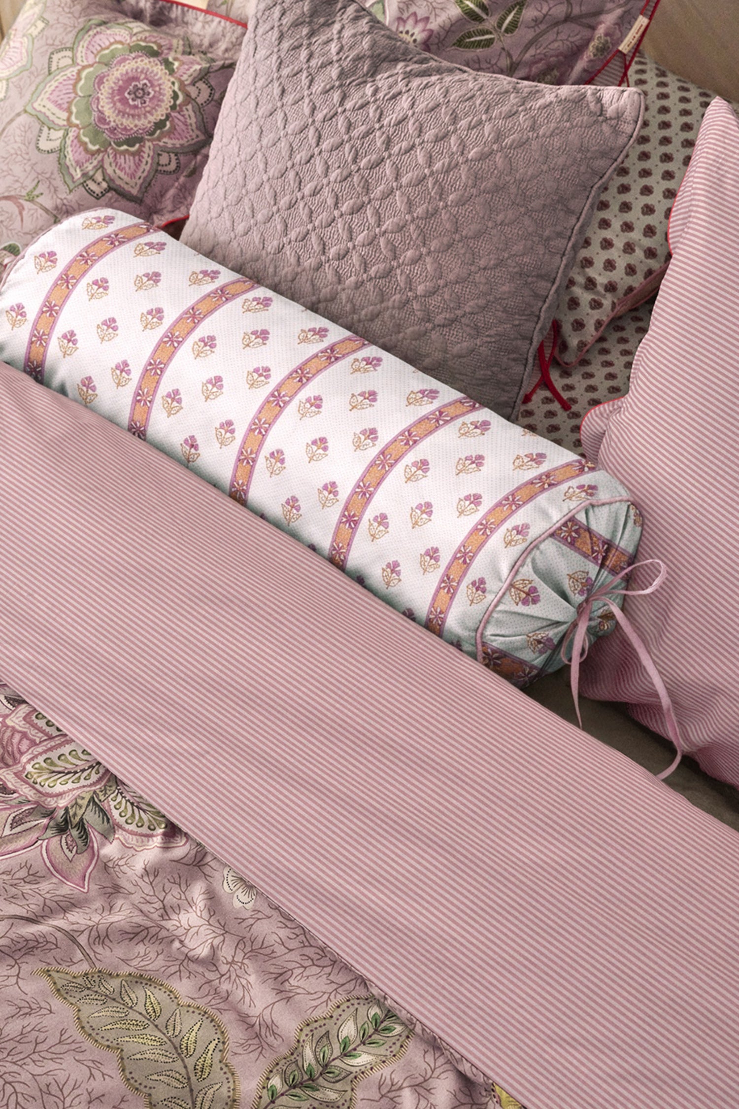 Pip Studio Kairi Bloom Kissen - Hellrosa