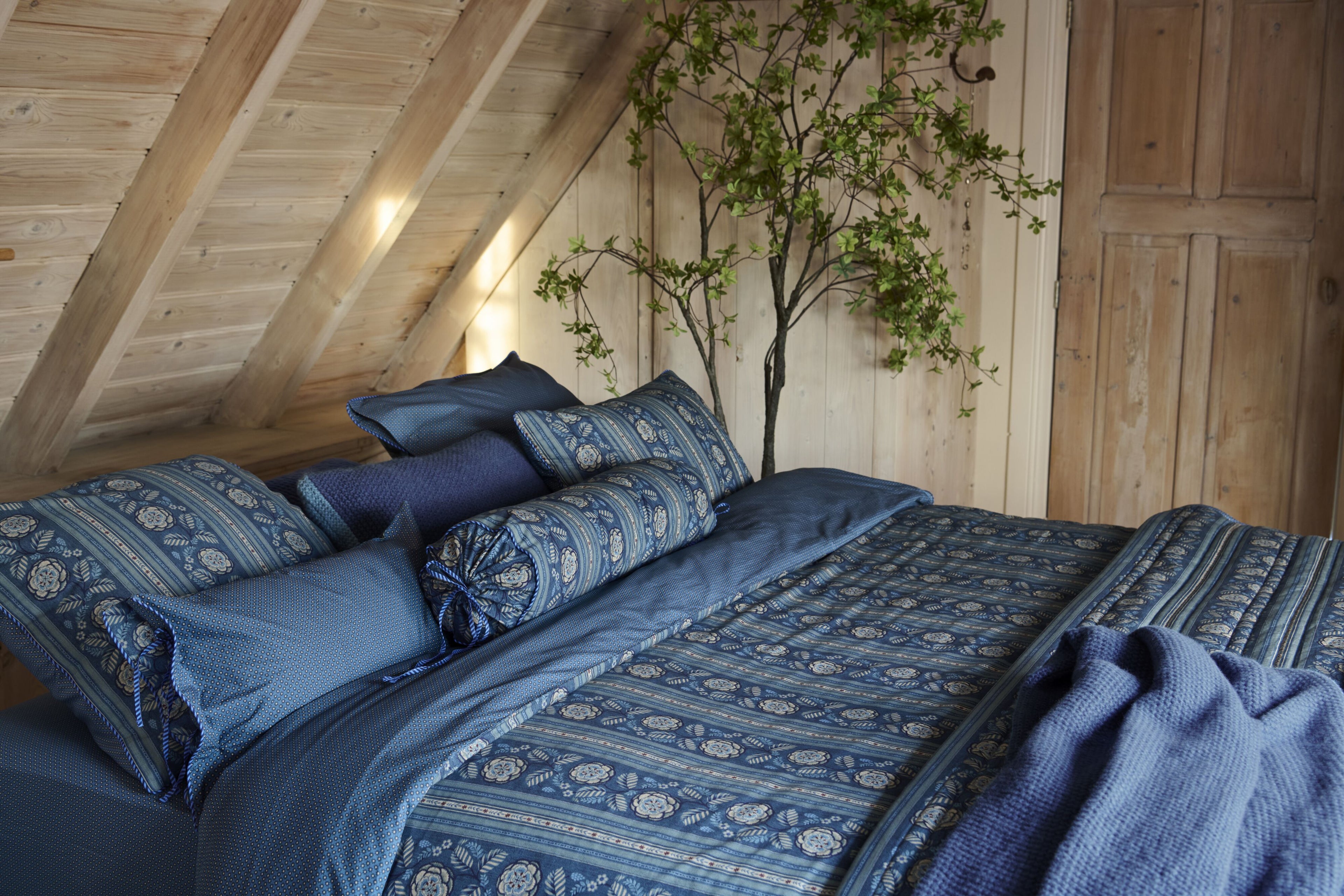 Pip Studio Rosa Rani Kissen - Dunkelblau
